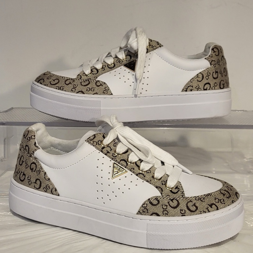 🧧Price Drop.....GUESS classic women's logo platform sneakers